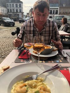 Have you noticed how Daddy Richard's glass is far more empty!